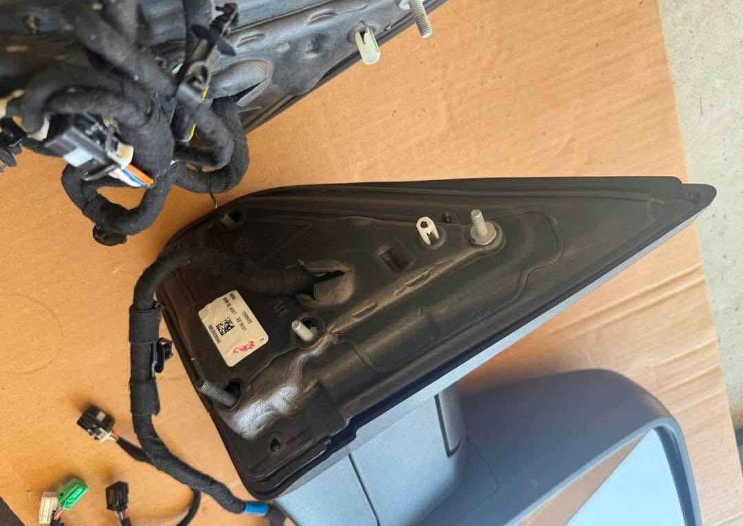 "OEM Tow Mirrors for 2023-2025 Ram 2500/3500" - Image 8