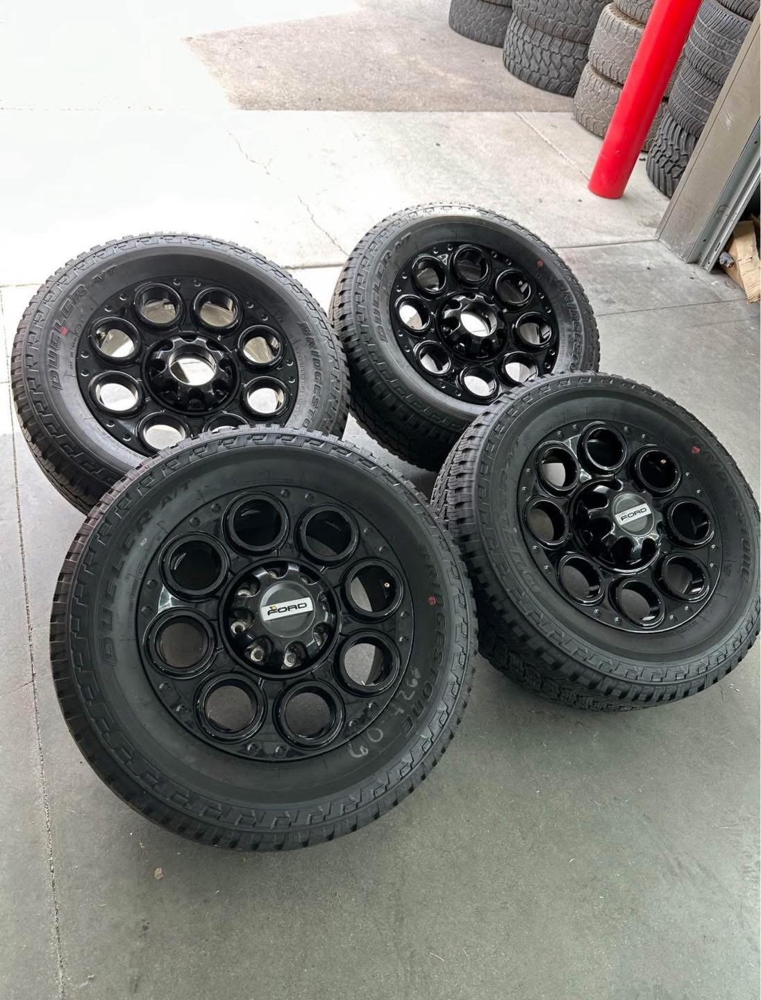 20in OEM F350 superduty FX4 package rims 275/65/20 Bridgestone dueler all terrain tires Wheels are 20in OEM wheels off a 2026 ford f350 sport FX4 upgrade package.