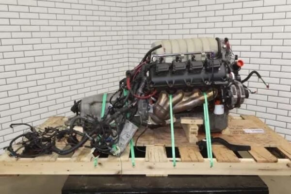 Dodge SRT 6.1L Hemi V8 Engine / Automatic Transmission Dropout Hot Rod Swap