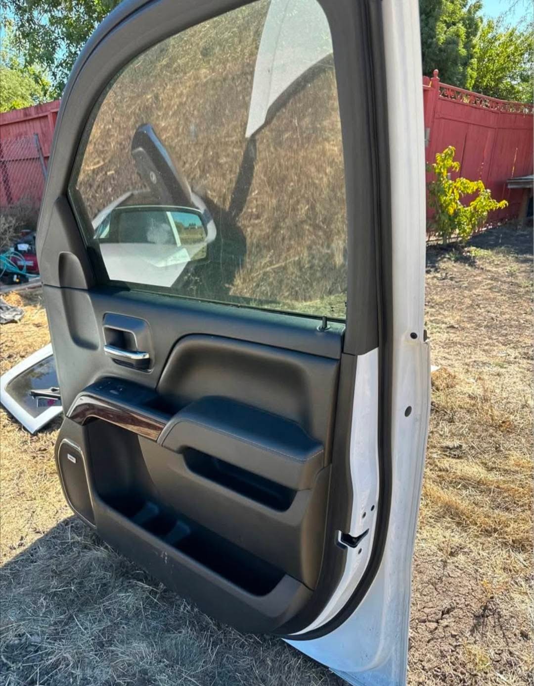 2014-2018 GMC Sierra 1500 4-Door Assembly - Image 4