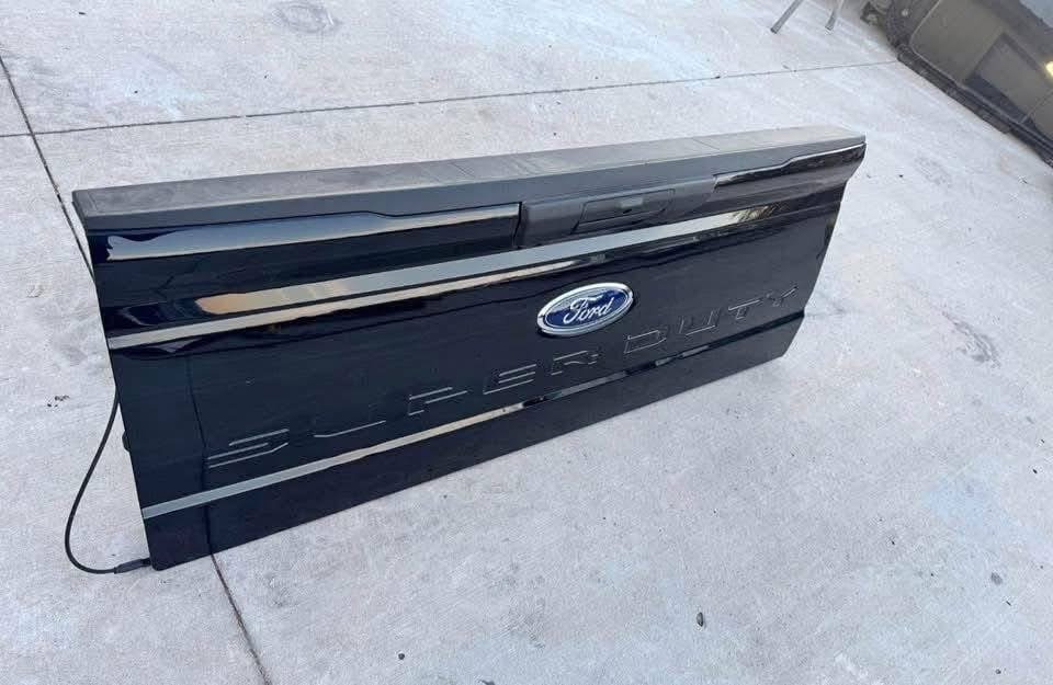 "2023-2024 Ford F250/F350 Tailgate" - Image 2