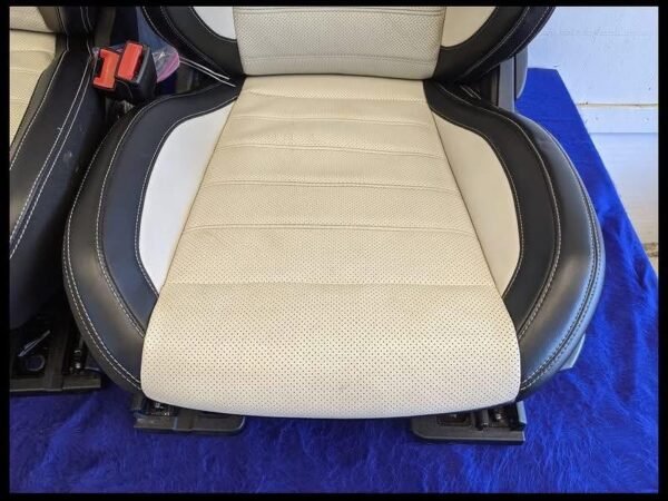 50th anniversary Ford Mustang interior kit: - Image 20