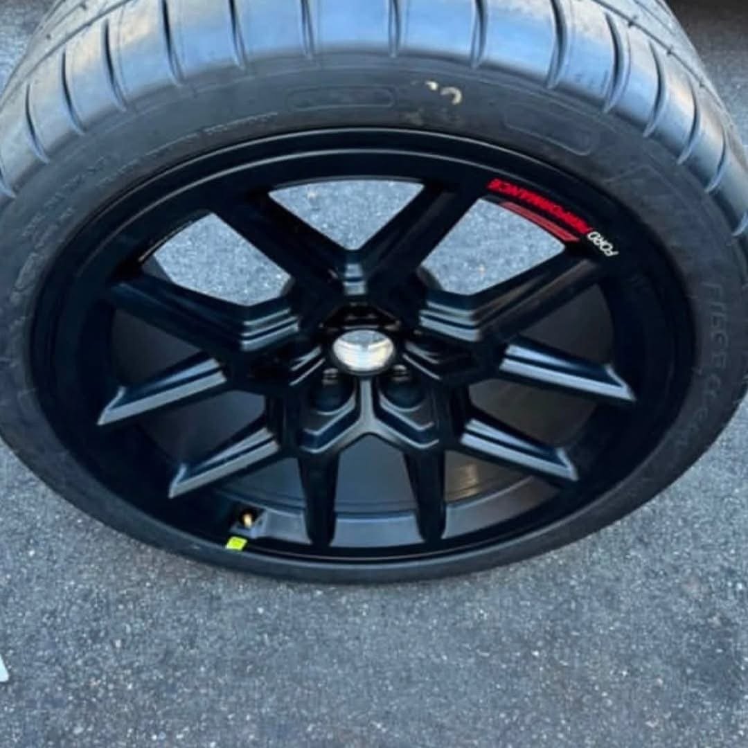 Dark Horse R. Front 19×10.5 offset ET24 nRear 19×11 offset ET52.5 nLug pattern 5×114.3 Tire size 295 30zr19. - Image 4