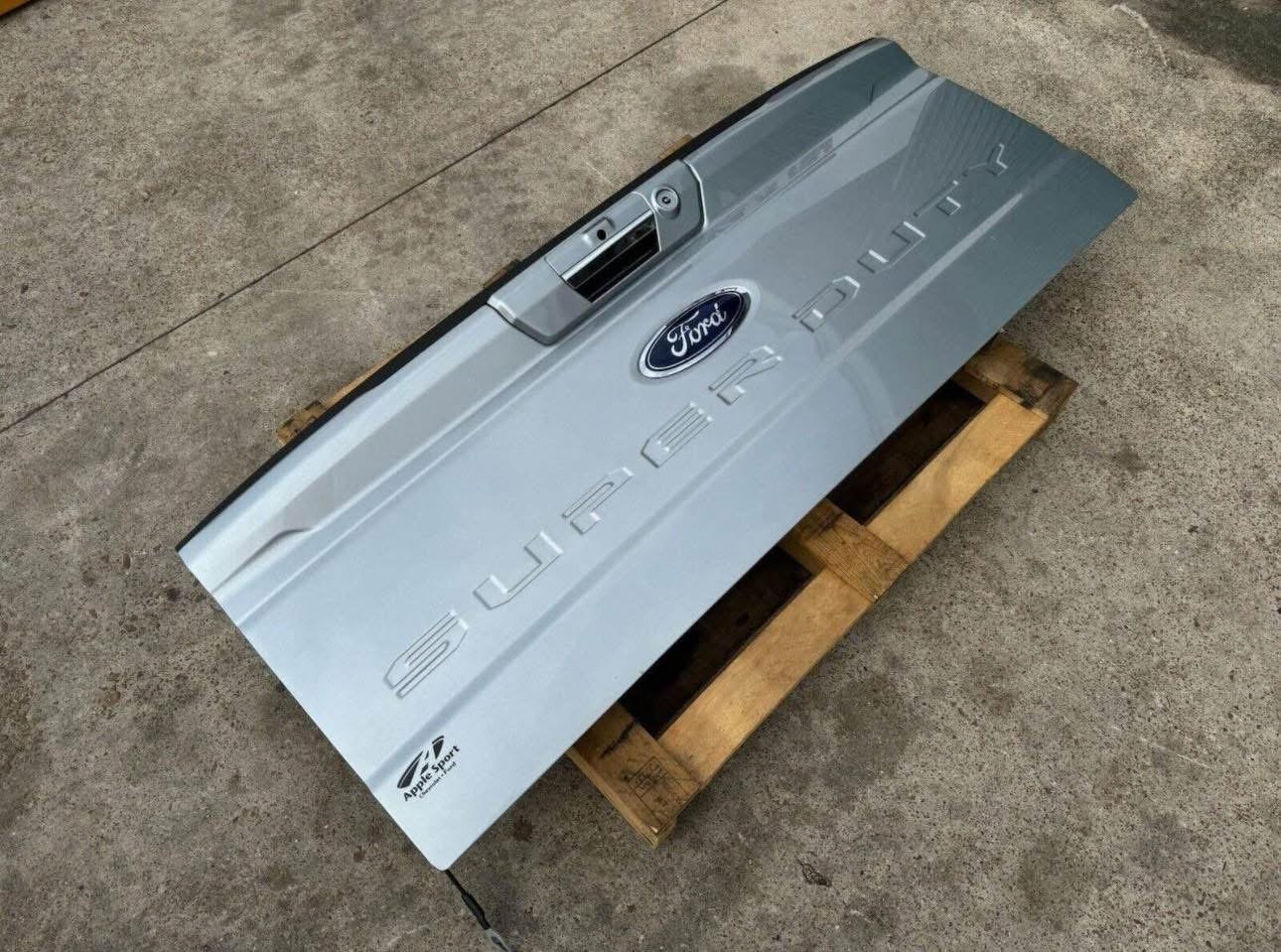 2017-2023 Ford F250 F350 F450 Take off tailgate, with camera hole, automatic push button release & STEP OEM Iconic Silver