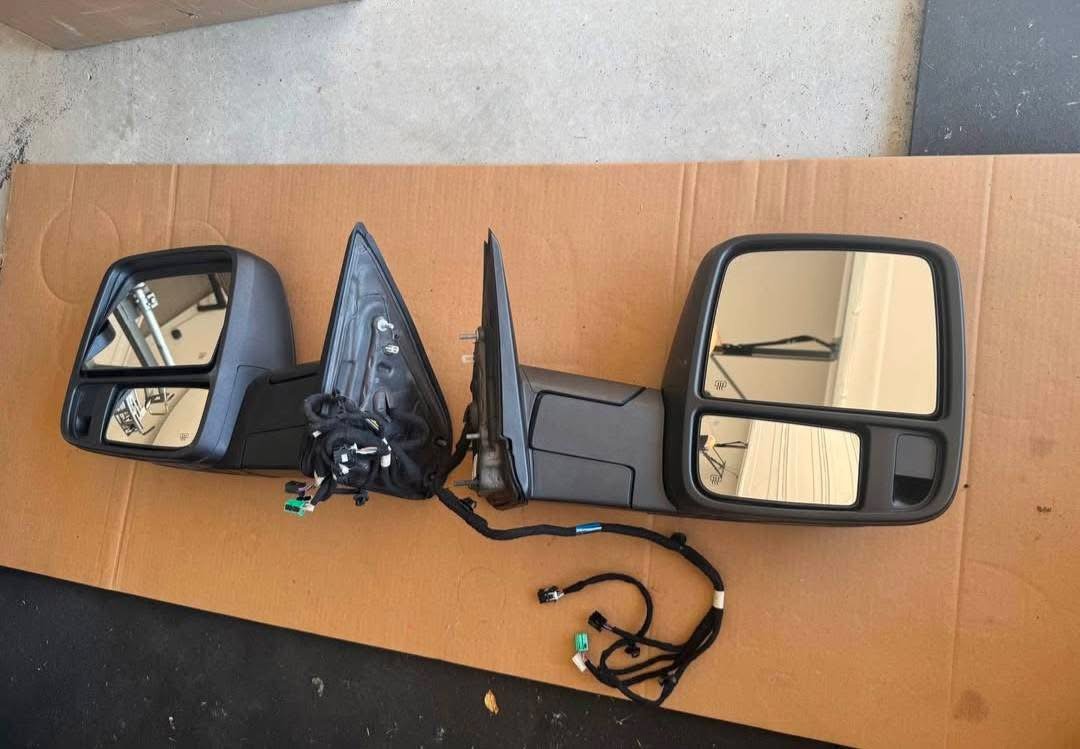 "OEM Tow Mirrors for 2023-2025 Ram 2500/3500" - Image 3