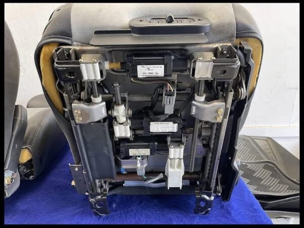 2003 Ford Mustang COBRA SVt seats - Image 16