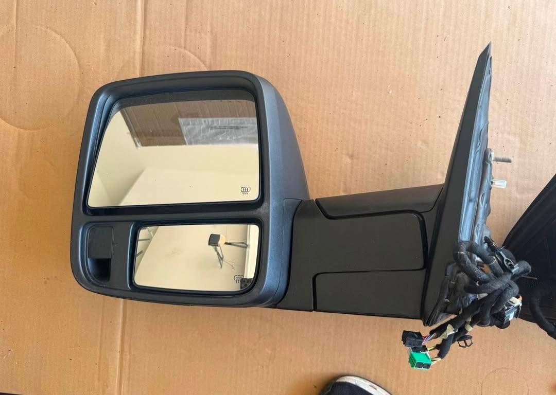 "OEM Tow Mirrors for 2023-2025 Ram 2500/3500"