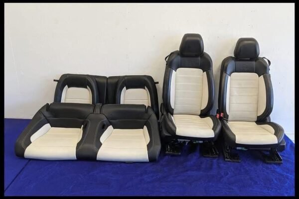 50th anniversary Ford Mustang interior kit: - Image 5