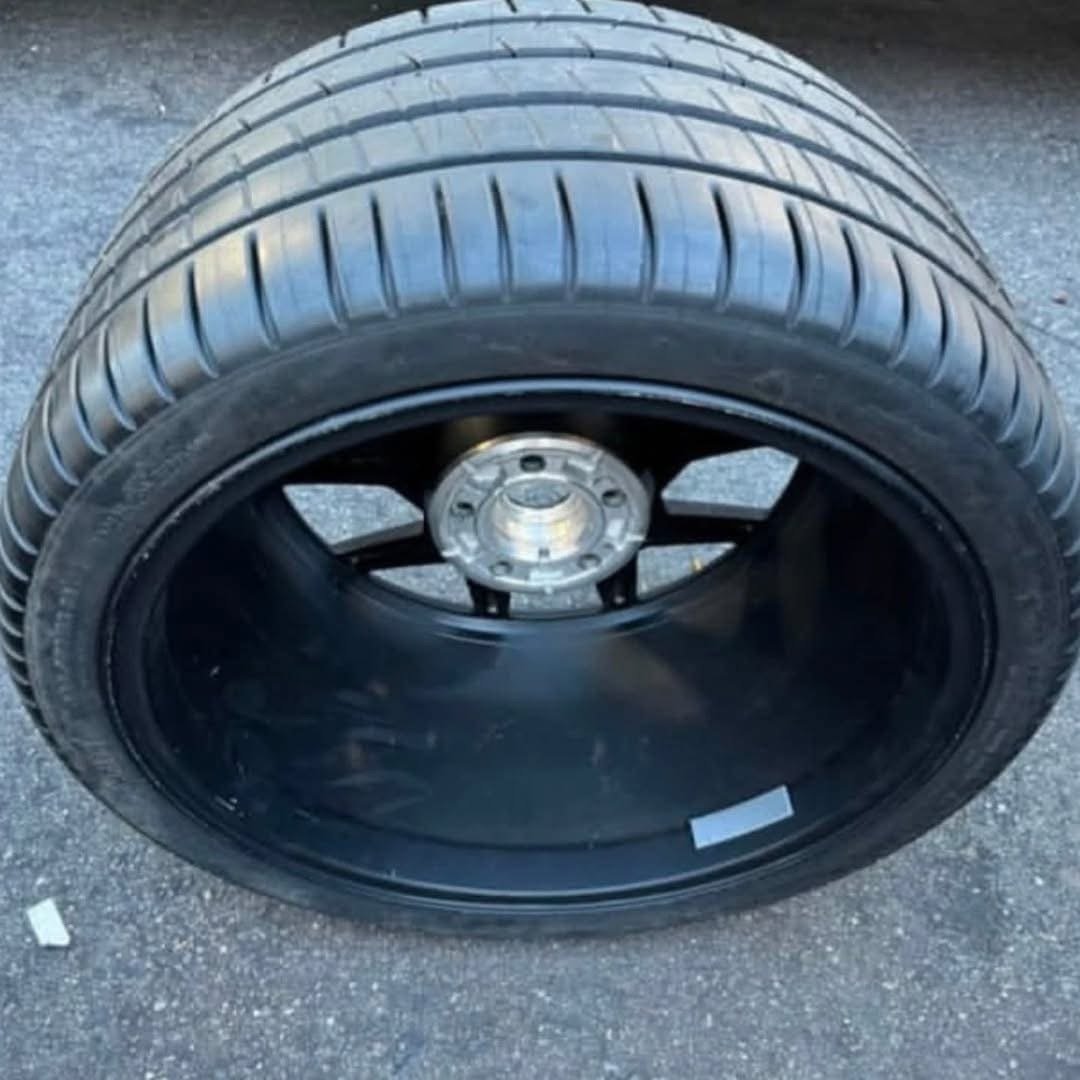 Dark Horse R. Front 19×10.5 offset ET24 nRear 19×11 offset ET52.5 nLug pattern 5×114.3 Tire size 295 30zr19. - Image 5