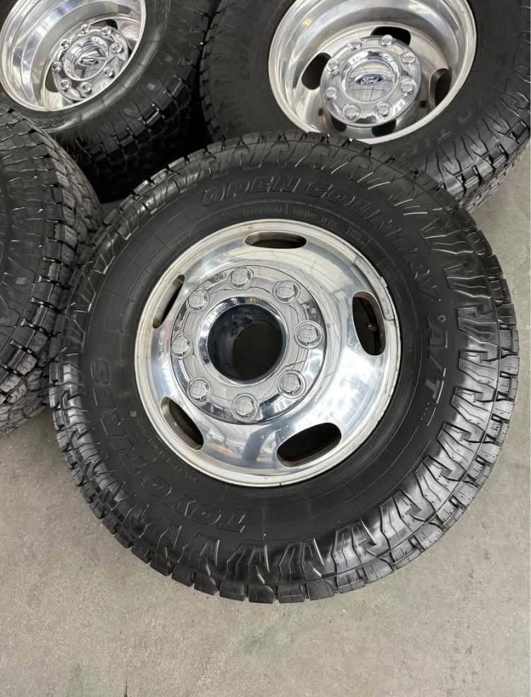 17in OEM ford f350 Dually wheels 255/60/17 Toyo open country at3 tires. - Image 4
