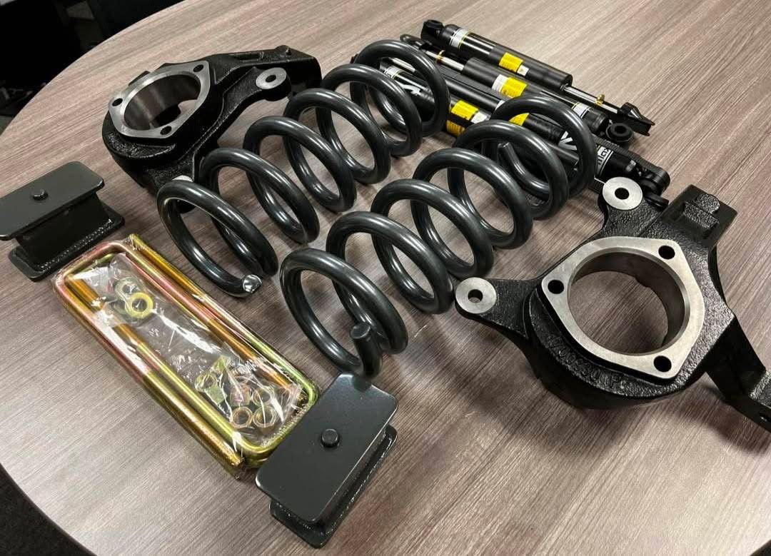 Brand New 5” Maxtrac Suspension Lift Kit”