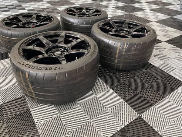OEM Ford set of GT350R carbon wheels, TPMS sensors, Michelin Cup 2 Tires and center caps. - Image 8