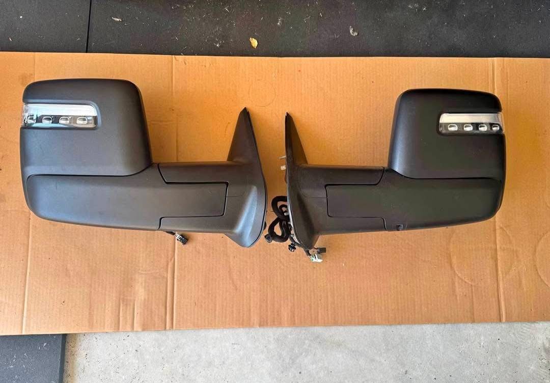 "OEM Tow Mirrors for 2023-2025 Ram 2500/3500" - Image 2