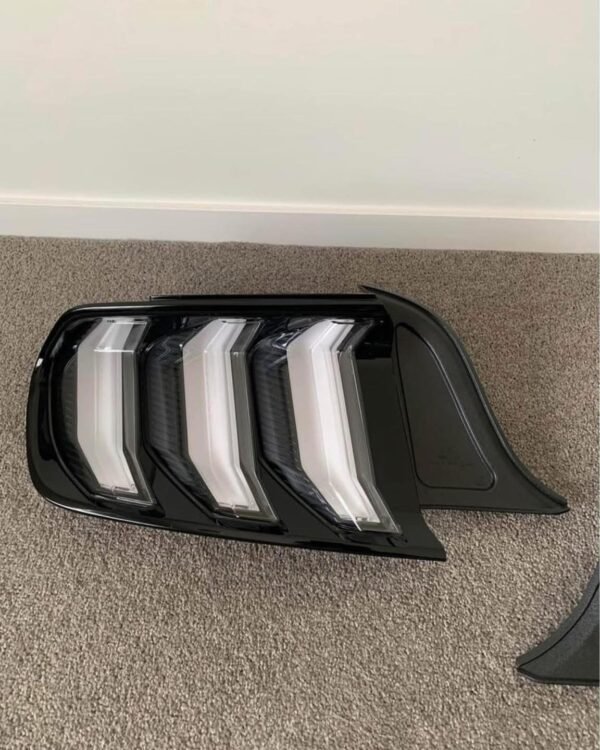 Oem ford European spec tail lights - Image 6