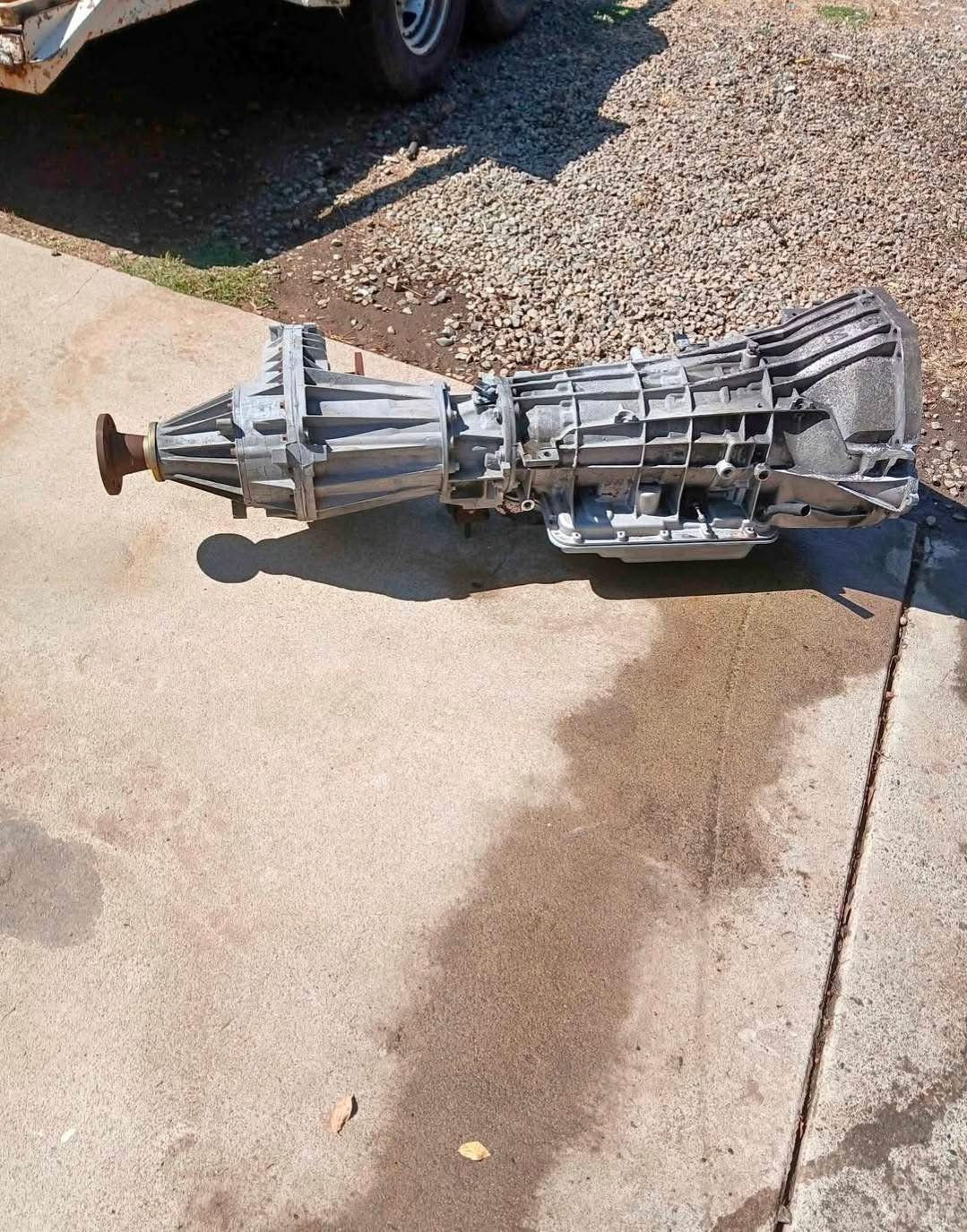 "2006 Ford F-350 6.0L Power Stroke Transmission & Transfer Case - Excellent Condition" - Image 3