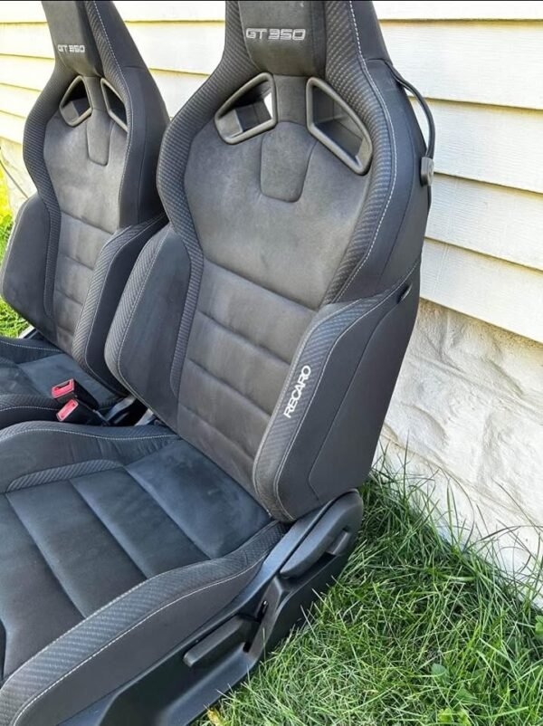 Factory 2019 GT350 Recaro Seats. - Image 7