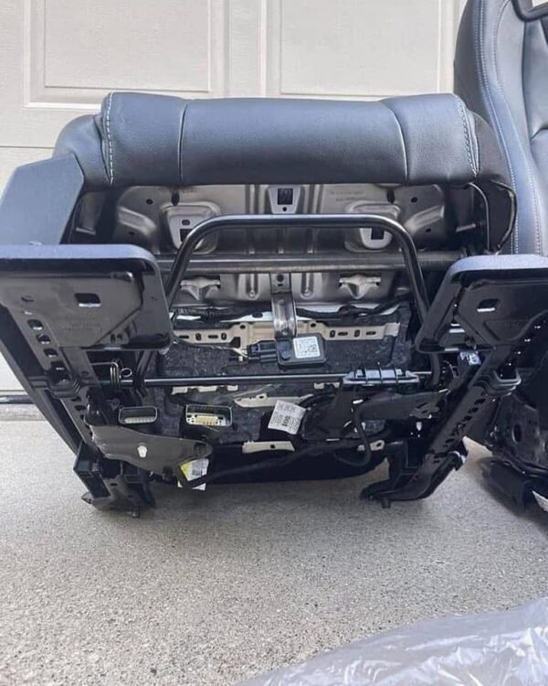 FORD MUSTANG OEM RECARO BLACK LEATHER SEATS - Image 8