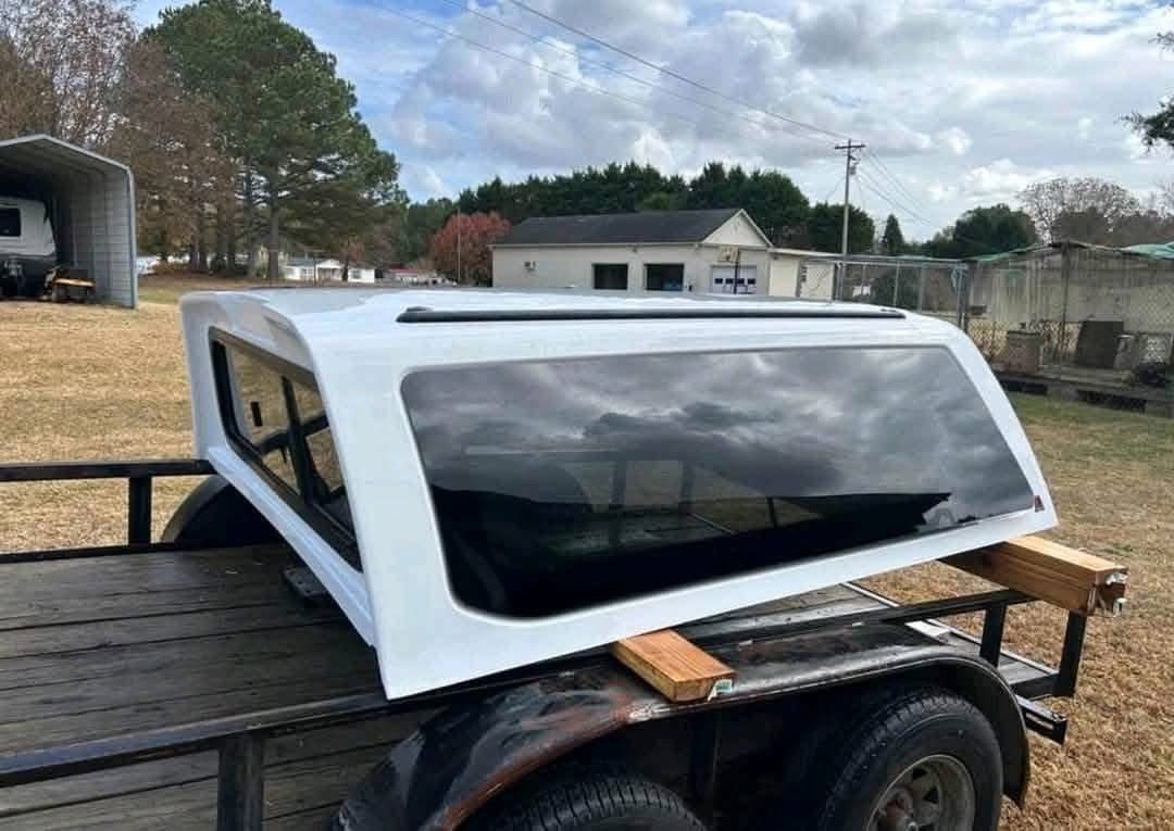 2017-2023 Ford F250/F350 6.5ft Leer Camper Shell - Oxford White"