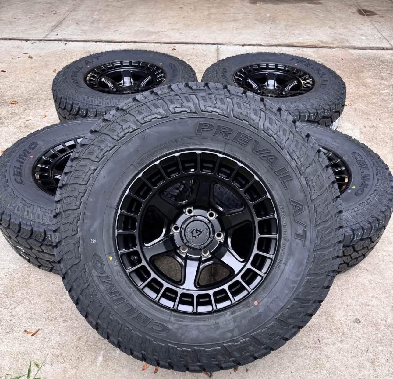 Ford Bronco wheels and tires 6x139.7 brand new - Image 3