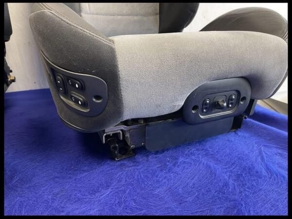 2003 Ford Mustang COBRA SVt seats - Image 19