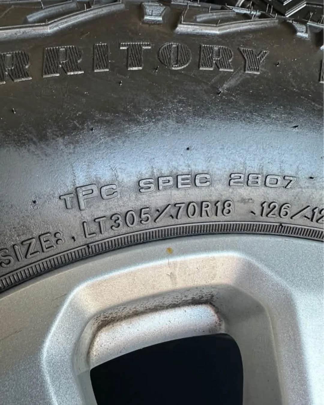 2024 f250 f350 OEM 18in wheels/305/70/18 wrangler tires - Image 7