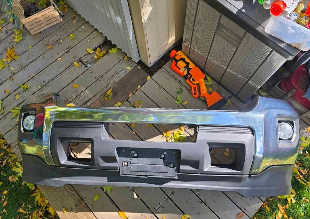 2014-2019 GMC 2500HD OEM Front Bumper w/ Fog Lights - Image 3