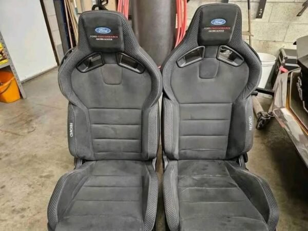 Shelby GT350 Mustang recaro seats