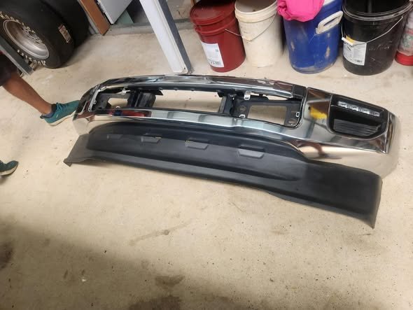 Genuine OEM Ford front chrome bumper removed from a 2020 Ford F250 Super Duty. - Image 3