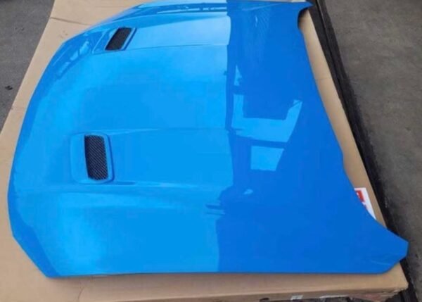 2018-2023 Mustang GT OEM take-off hood (E7 Oxford White) – Brand new, never installed! - Image 3
