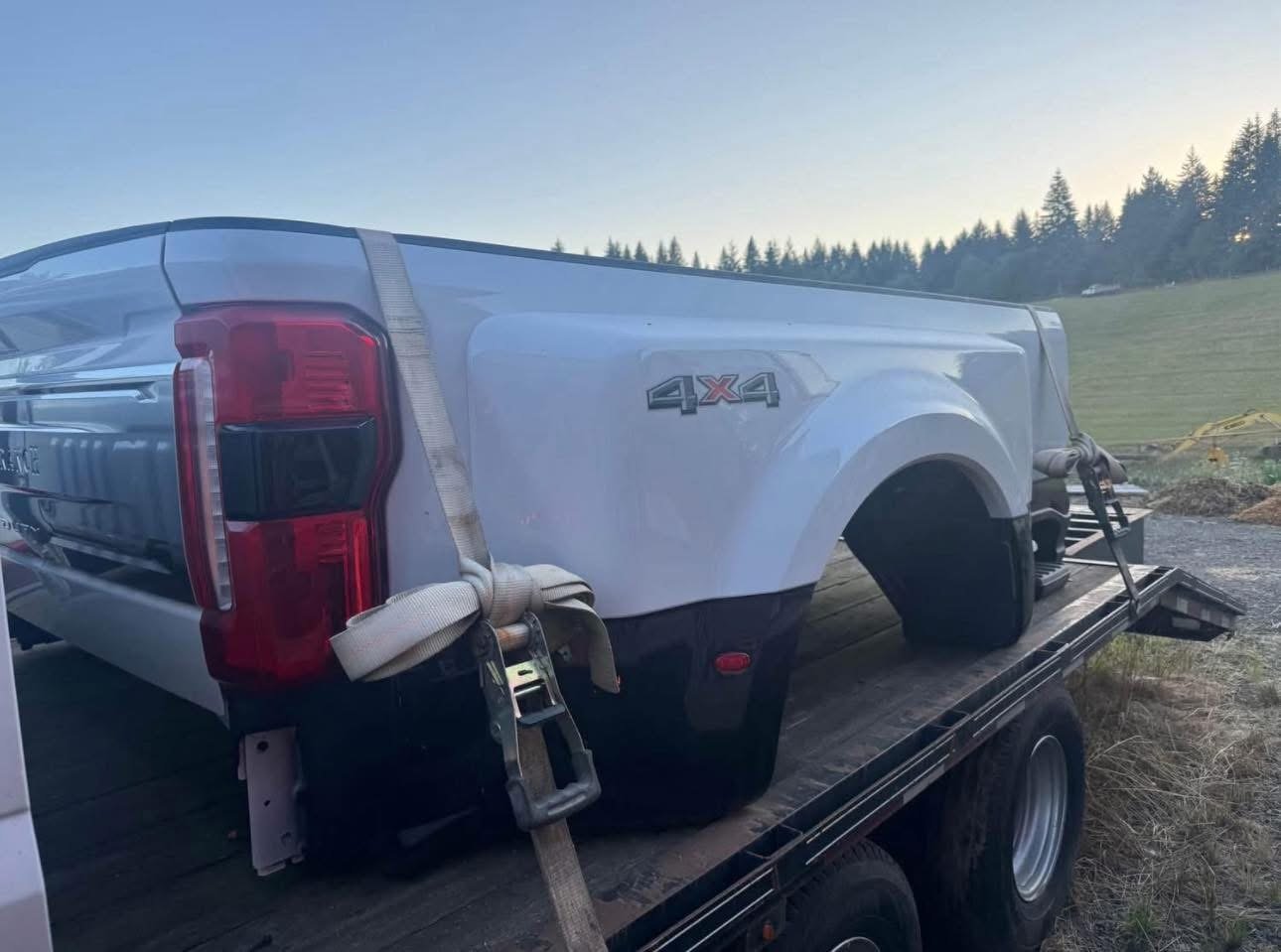 2023 f450 king ranch 8’ dually bed, two tone white/brown, w/taillights & tailgate - - Image 4