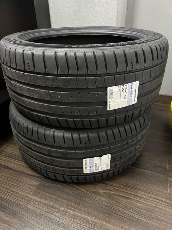 2 Ford Mustang 5.0 rear New Michelin Pilot Sport Tyres 275/40ZR19