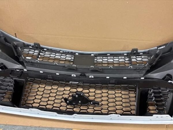 OEM Take Off 2024-2025 Ford Mustang GT S650 Front Bumper Cover OXFORD WHITE - Image 11