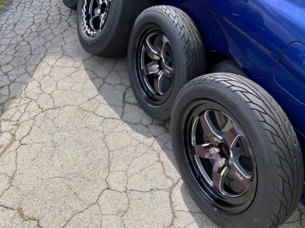 Weld S71 fronts are 18x5 which clear performance pack brakes with Mickey Thompson sportsman sr radials 28/6/18 and rears are single beadlock 17x10 with Mickey Thompson et street r bias 28/11.5/17 - Image 4
