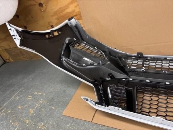 OEM Take Off 2024-2025 Ford Mustang GT S650 Front Bumper Cover OXFORD WHITE - Image 10