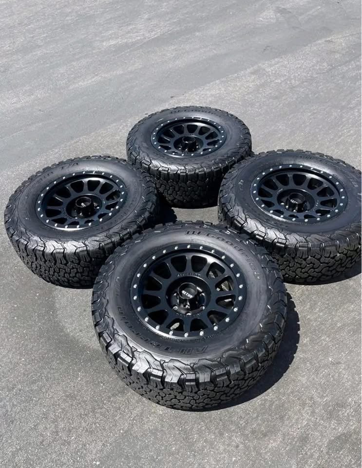 18” Method Race Wheels MR 305 on 34” All-Terrains.