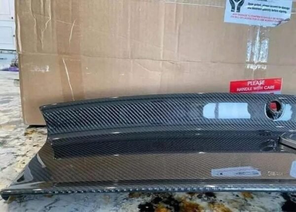 GT500 Carbon fiber rear deck lid - Image 4