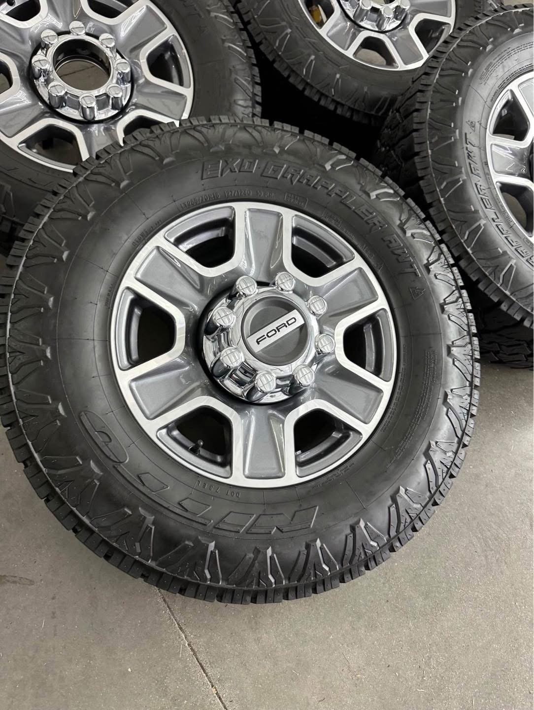 18in OEM ford f350 superduty 18in wheels 285/70/18 Nitto exo grappler tires Wheels are 18in OEM wheels off a 2024 ford f350 superduty. - Image 6