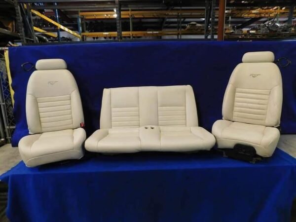Mustang White leather 99-04 convertible seats - Image 2