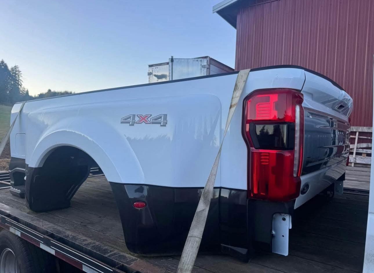 2023 f450 king ranch 8’ dually bed, two tone white/brown, w/taillights & tailgate - - Image 2