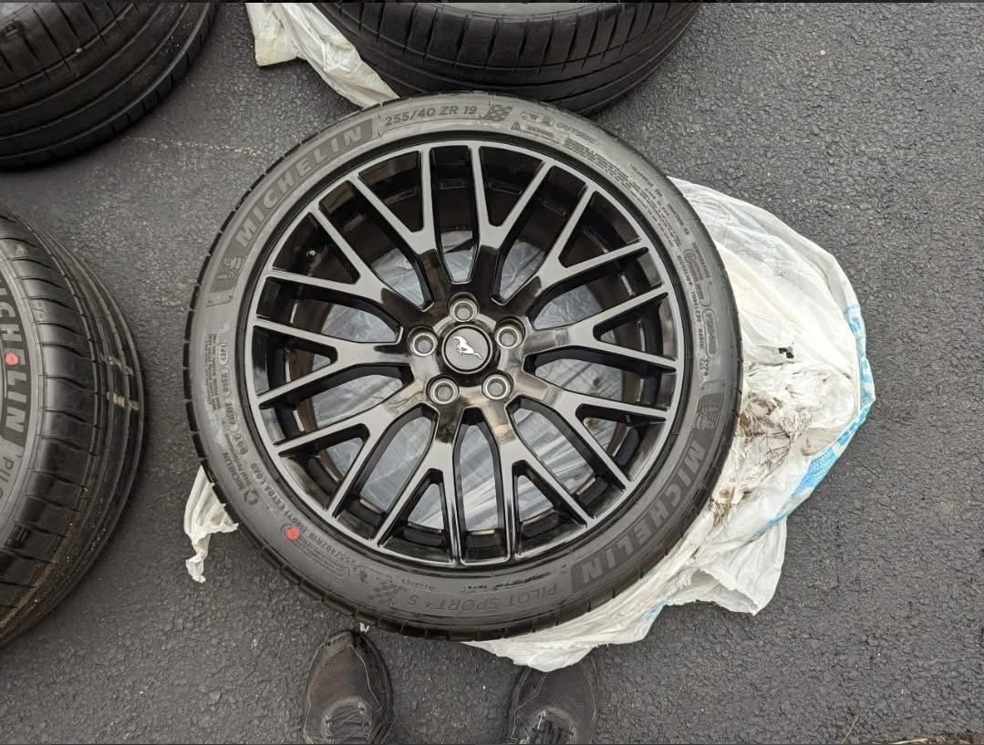 OEM PP1 Wheels with 0 Mile Michelin Pilot Sport 4S These wheels are in EXCELLENT condition, no scrapes, no chips! - Image 7