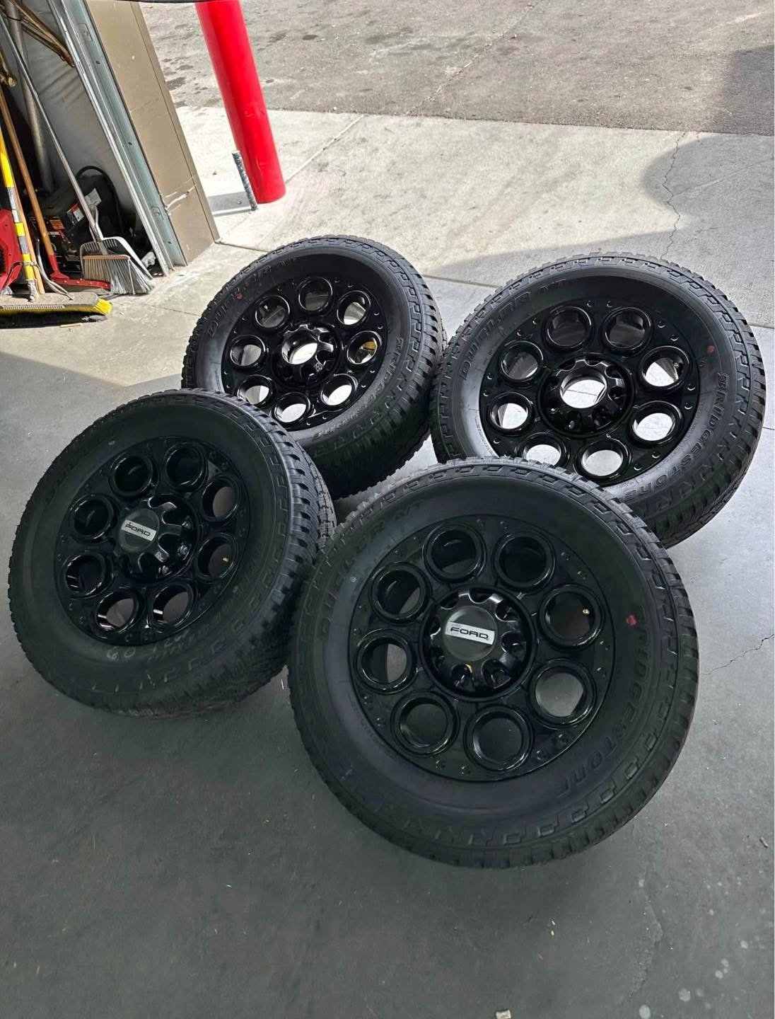 20in OEM F350 superduty FX4 package rims 275/65/20 Bridgestone dueler all terrain tires Wheels are 20in OEM wheels off a 2026 ford f350 sport FX4 upgrade package. - Image 6