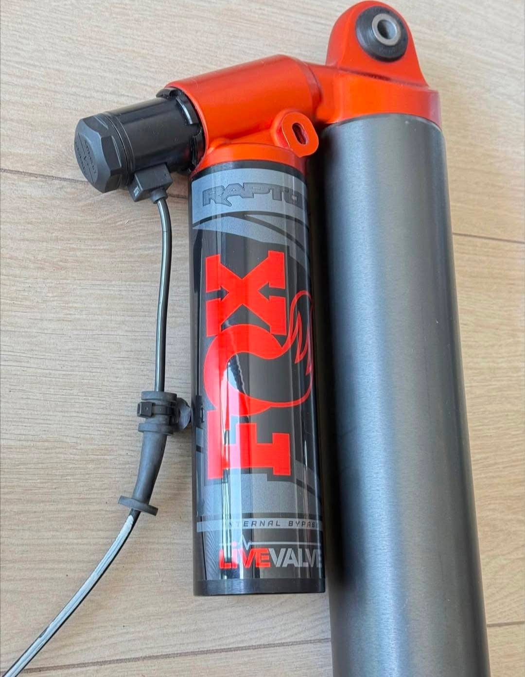 2021-2024 Ford F-150 Raptor Fox Live Valve 3.0 Shocks - Set of 4" - Image 4