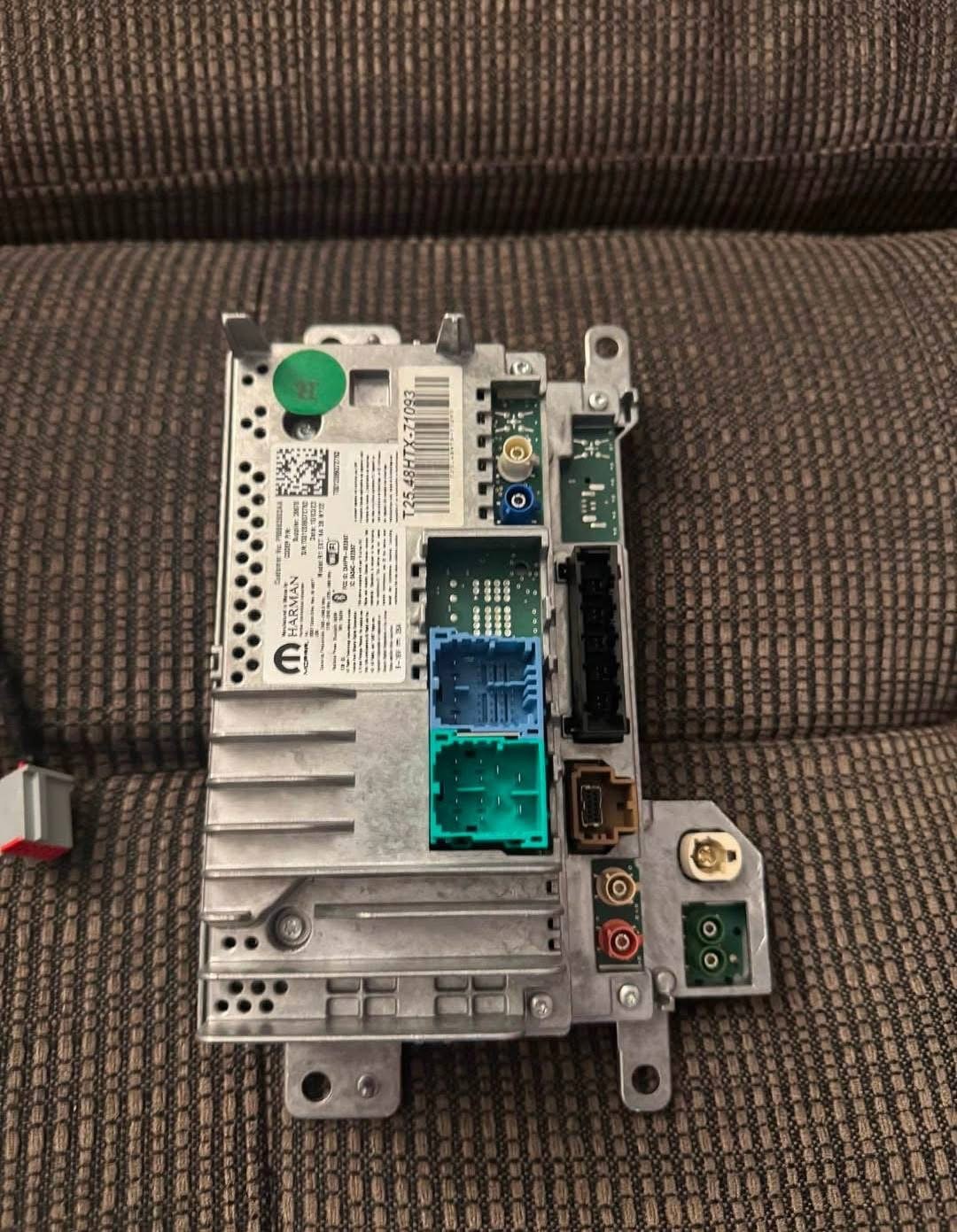 Ram 1500 12-Inch OEM Touchscreen Display Package - Image 4