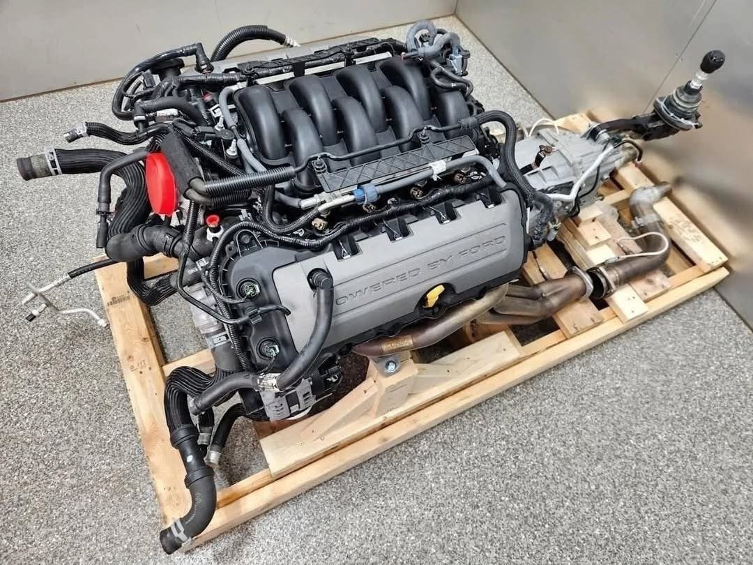 Mustang GT 5.0L Gen 2 Coyote 2017 Engine MT82 Manual Trans 20k Miles - Image 2