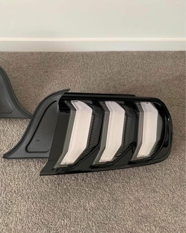 Oem ford European spec tail lights - Image 3