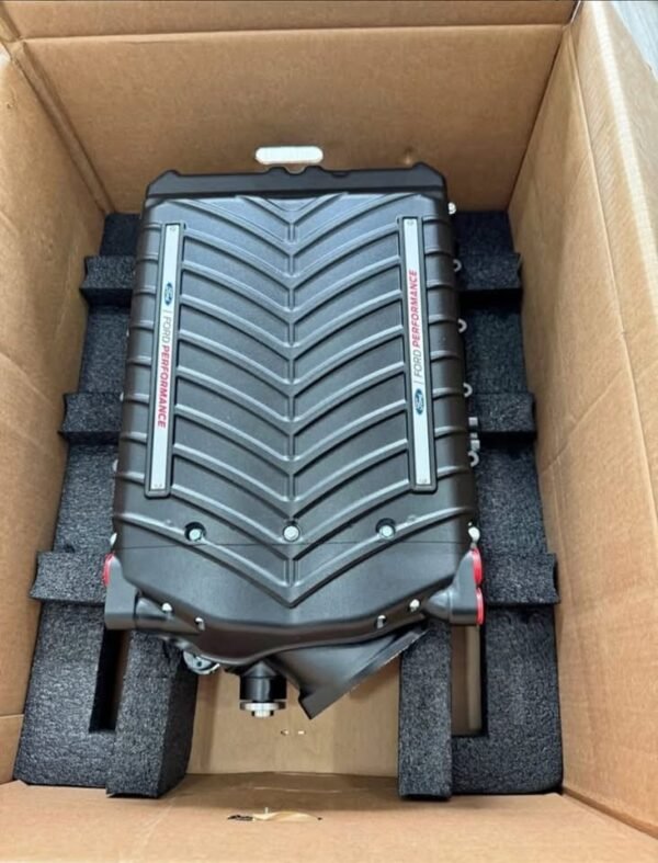 MUSTANG GT AND DARK HORSE SUPERCHARGER KIT This kit includes: Gen 6 3.0L Whipple