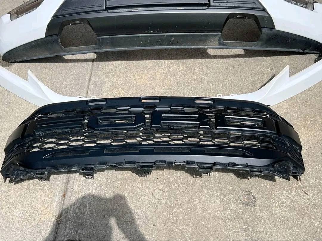 OEM Oxford white front end: - Image 4