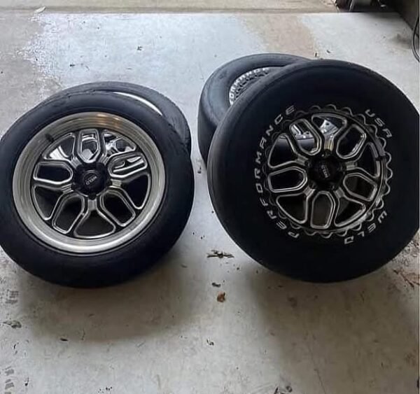 drag pack wheels.Weld laguna beadlock drag setup,Micky Thompson et street r 305/45/17,and micky Thompson sportsman s/r 28x6 skinny.5x114.3 bolt pattern.