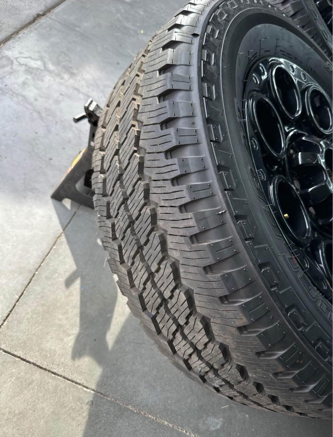 20in OEM F350 superduty FX4 package rims 275/65/20 Bridgestone dueler all terrain tires Wheels are 20in OEM wheels off a 2026 ford f350 sport FX4 upgrade package. - Image 9
