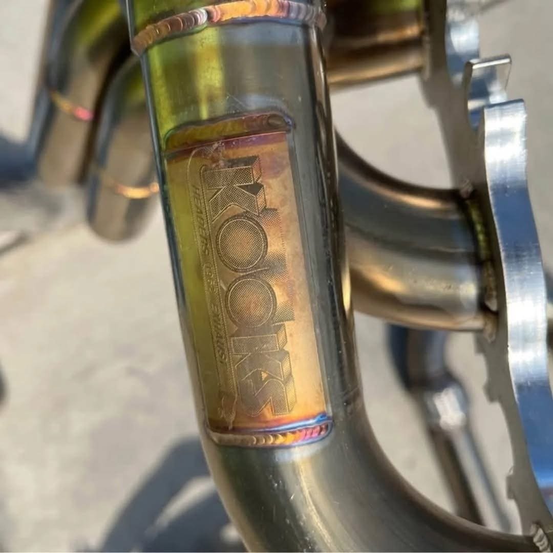 GT350 2015+ Kooks Long Tube Headers\n \nFits 2015+ Ford Mustang Shelby GT350\/GT350R\nAlso fits 2020 Mustang GT500 supercharged.\n1 3\/4” x 1 7. 8” x 3” headers These are in like new. Gaskets and all hardware is included Only ran for 200 miles on car - Image 4